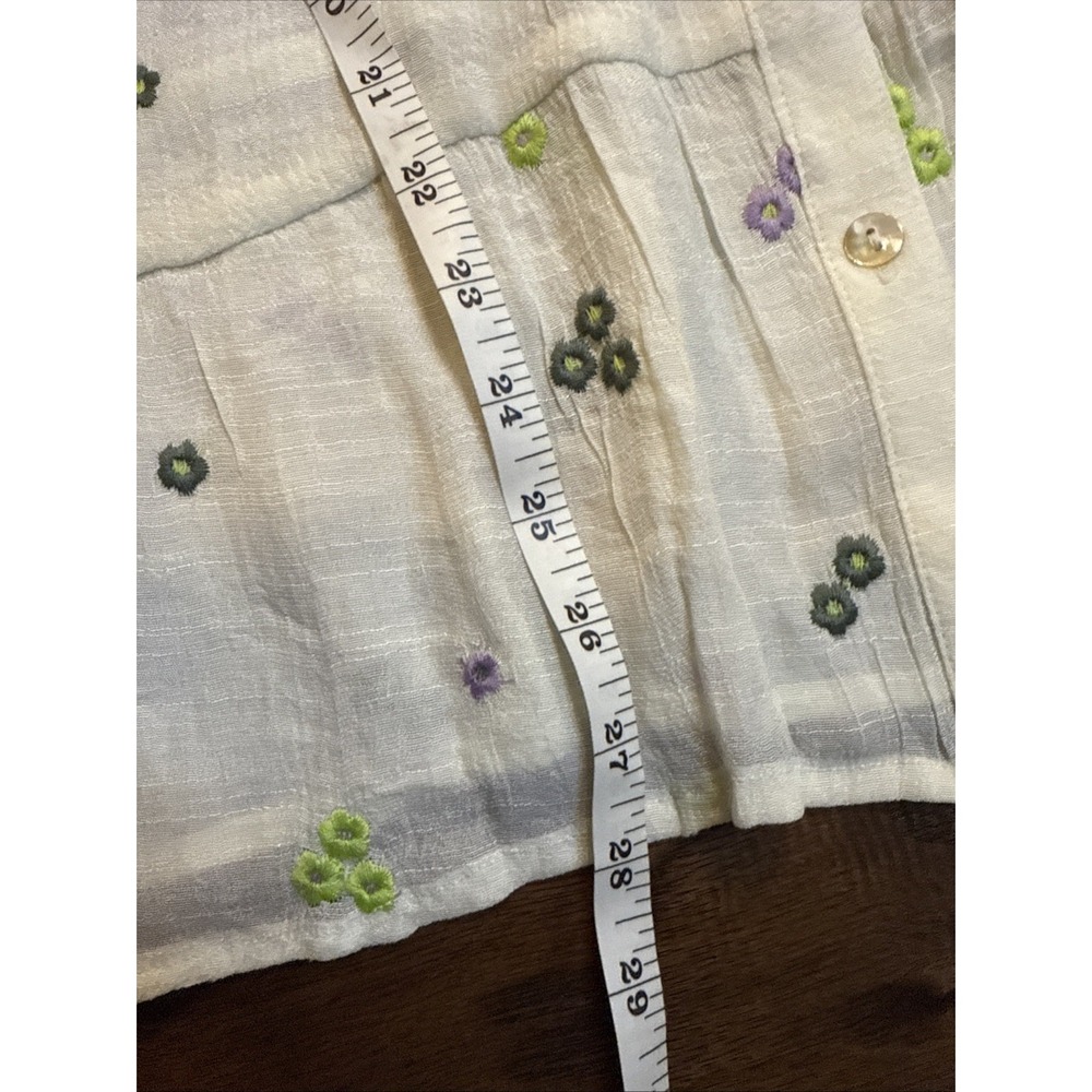 Figueroa & Flower White Floral Embroidered Tiered Peplum Button Down Top - Picture 4 of 8